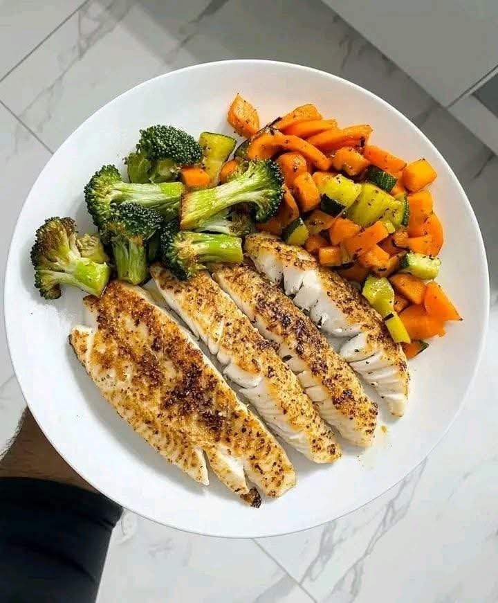 Pan-Seared White Fish with Mixed Veggies